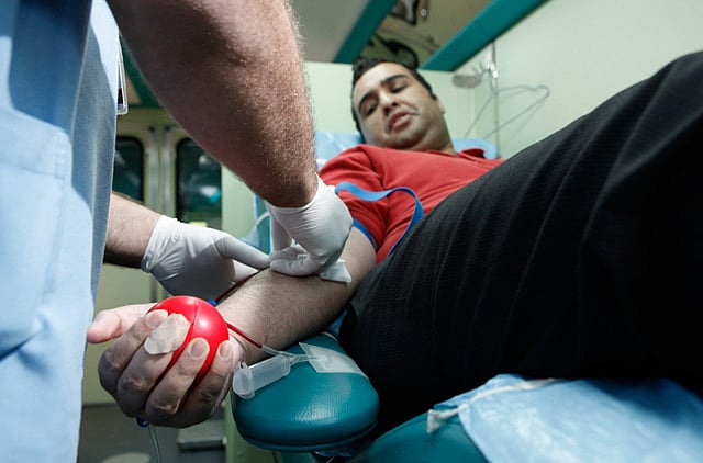 1.1086635-4139663533