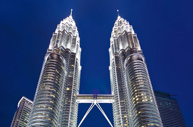 1.1046372-1987567488