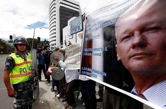 1.1063734-2180490475