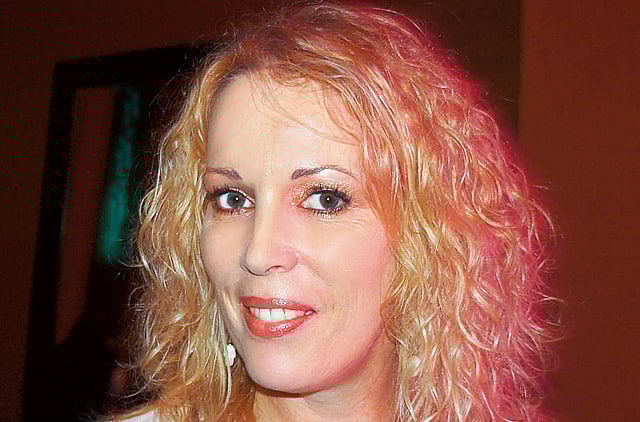 1.1077901-1035224685