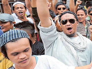 Hundreds of Filipinos protest in front of Manila’s US embassy