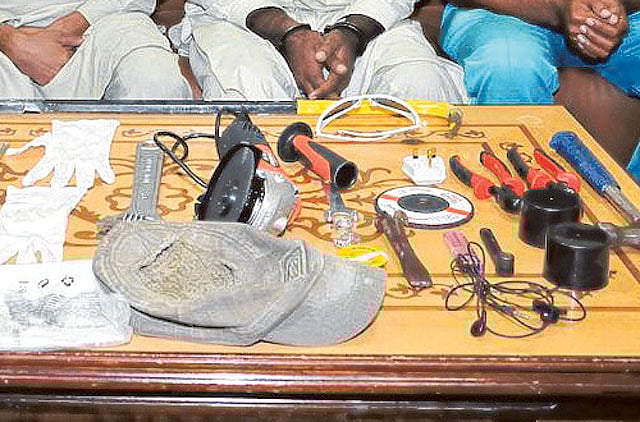 1.1135060-2870560892