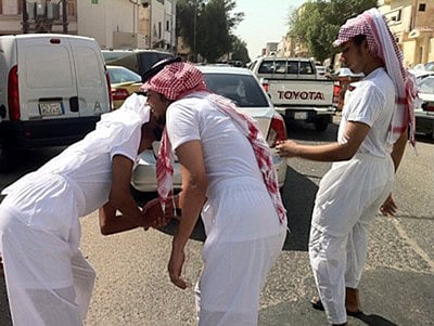 Saudi moral police deny giving youth a dressing down