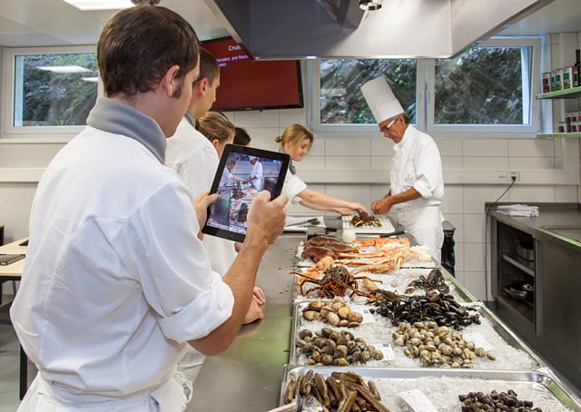 1.1244064-3374841188