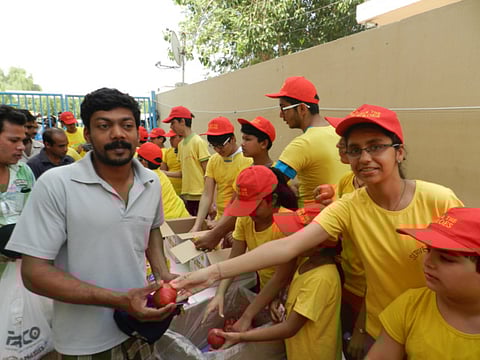 Food and drinks handed out to labourers