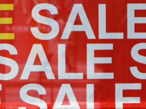 Holiday shoppers turn to gift cards