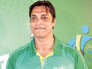 Cricket World Cup: Shoaib Akhtar urges Pakistani fans to back India against England