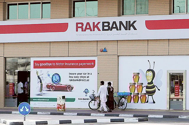 1.2070439-2323686928