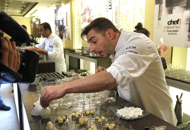 1.1187228-2580971137