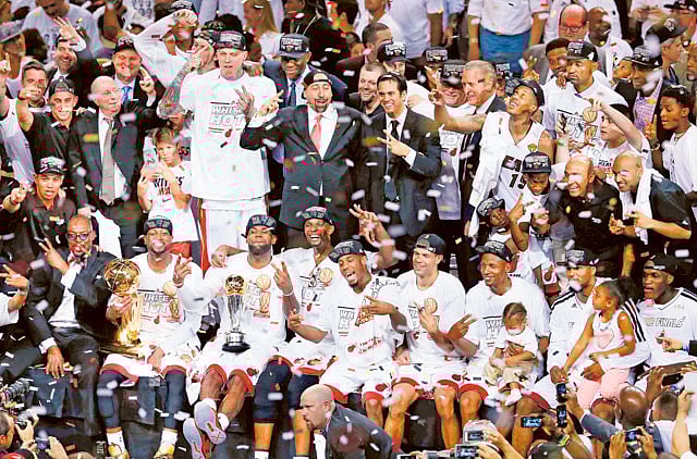 1.1200052-2385982839