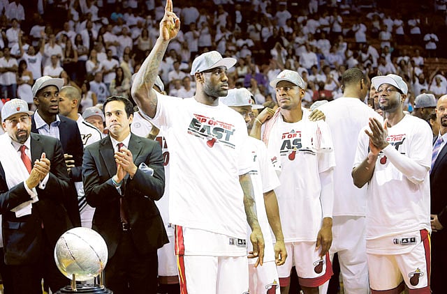 1.1192965-1196630132