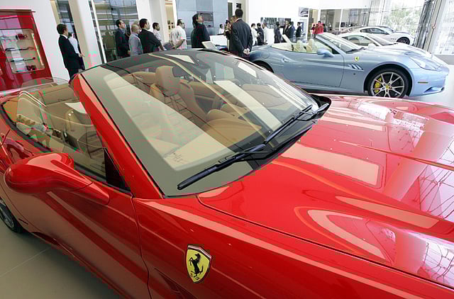 1.1193697-2368656257