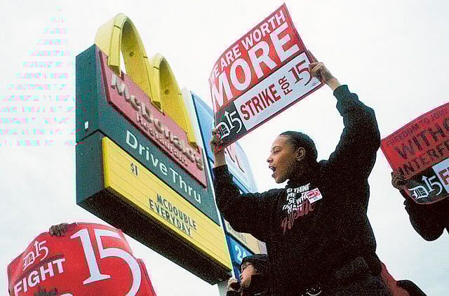 1.1219041-2407218538