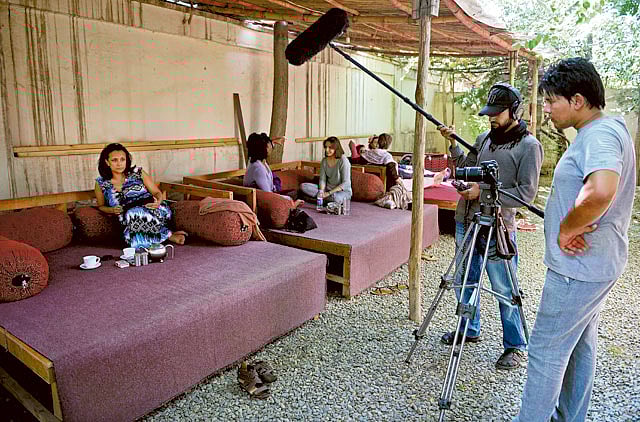 1.1221237-2078492403