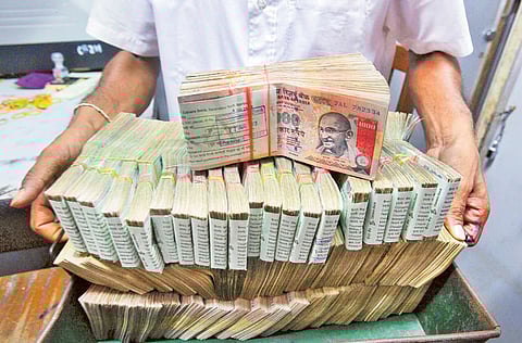 Experts contend that effects of large FII inflows will be neutralised by the RBI as it aims to keep the country's exports competitiveness.