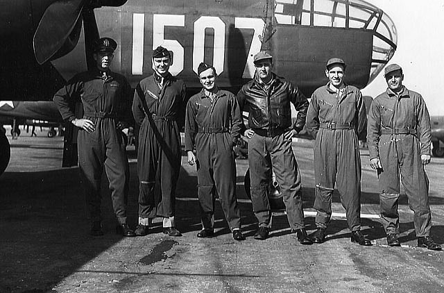 1.1216309-3892993596