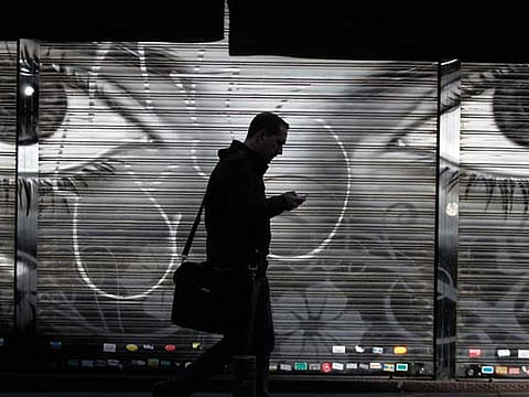 Using cell phones to help detect earthquakes