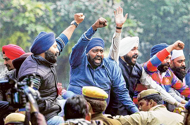 1.1284344-3867643190