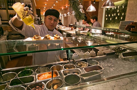 No one to serve up any longer... It will be a long time before US restaurants get back into fine fettle. For now, they are saving each dime they can.