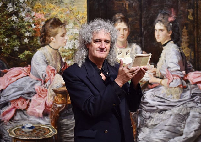 1.1401630-2552599879