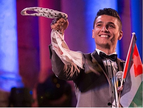 1.1402779-4289798449