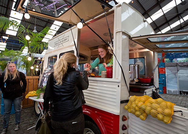 1.1406008-2495744243