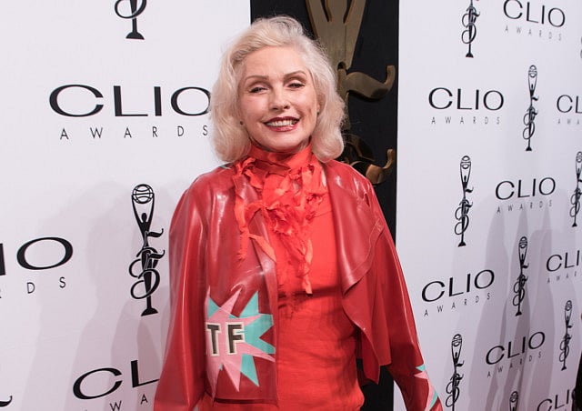 1.1396220-3825193933