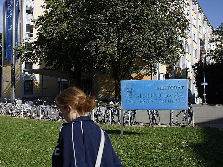 1.1406816-2617012393