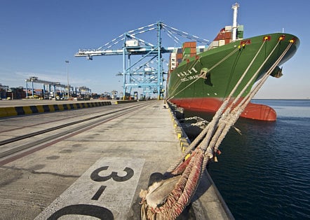 Ferry service to connect UAE and Oman