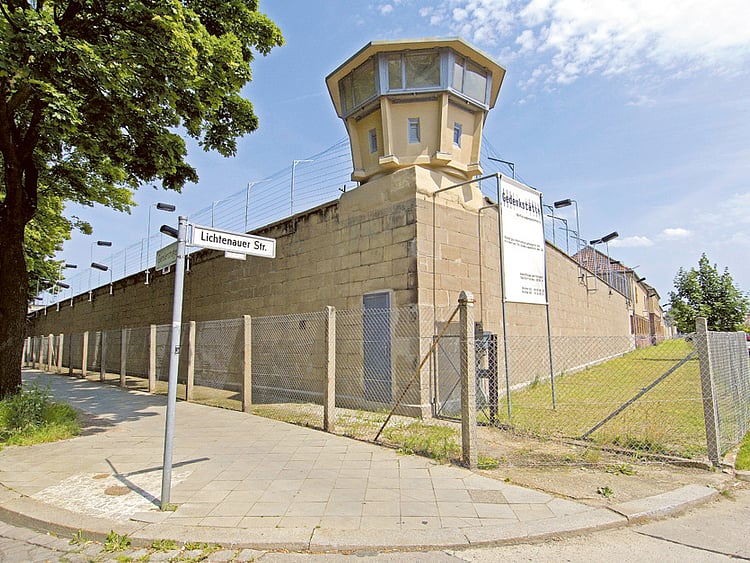 1.1409668-3484282220