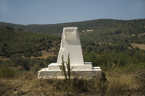 Group show sheds new light on monuments