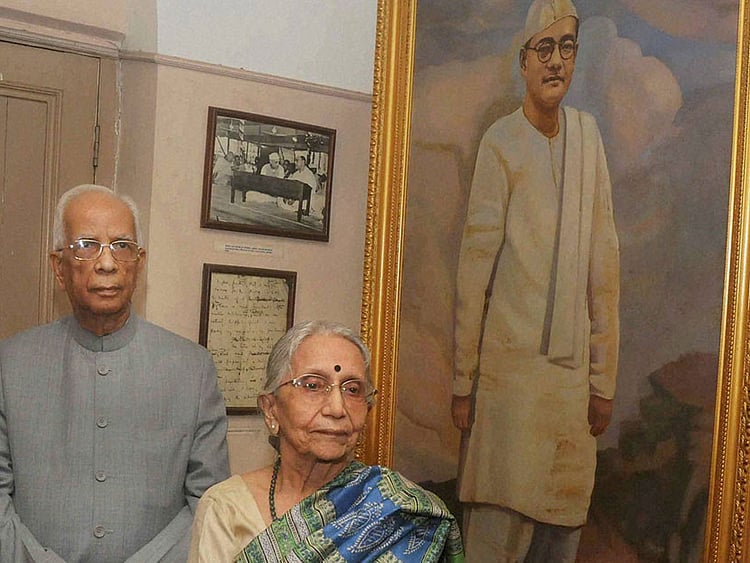 1.1432616-3700345986