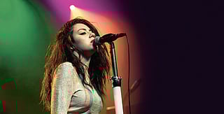 Charli XCX finds a spot in the ‘pop circus’