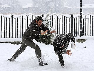 Demand rises for warm clothes in Kashmir as winter hits