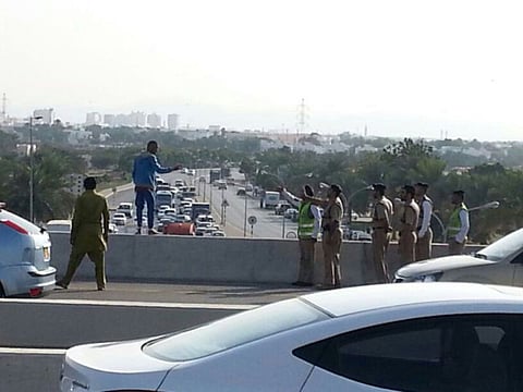 Oman police end dramatic suicide attempt
