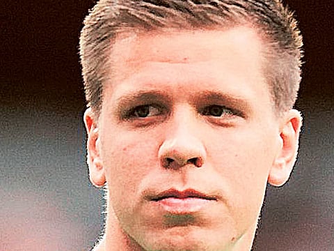 Wojciech Szczesny: Solid defence key to title bid