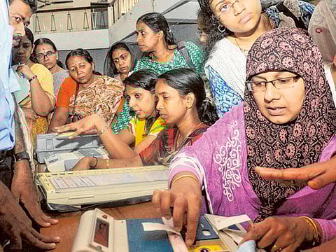 Nearly 400 file Lok Sabha nominations in Kerala