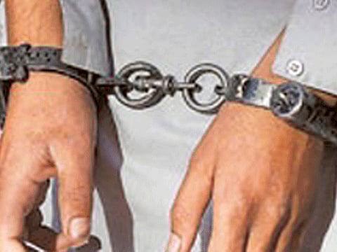 Asians arrested for robbing bank customers in Abu Dhabi