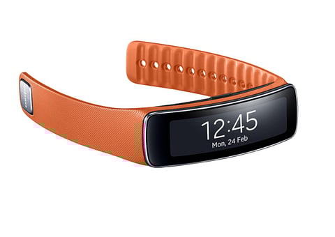 Samsung tries to merge a fitness band with a smartwatch