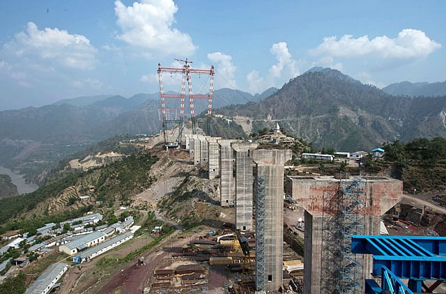 1.1358343-1038565943