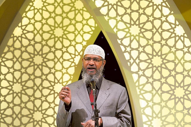 1.1358570-3572754211