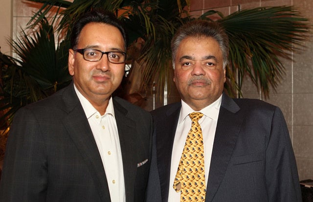 1.1359928-1945477394