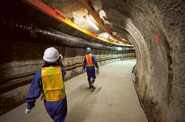 1.1359965-4013981257