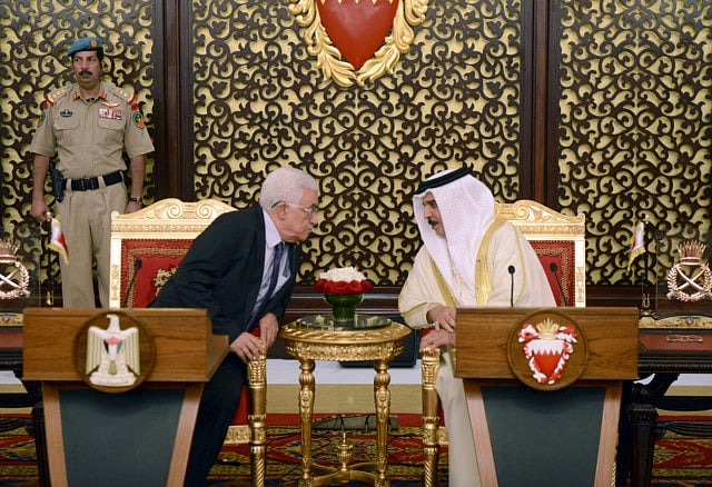 1.1361748-2430305088