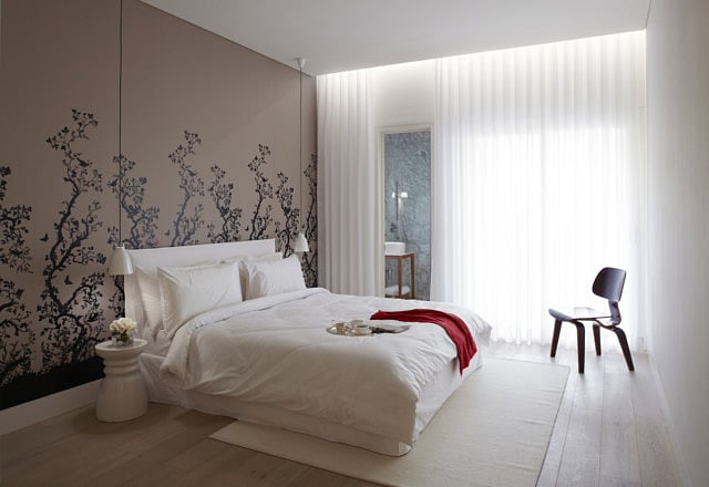 1.1363907-4282286865