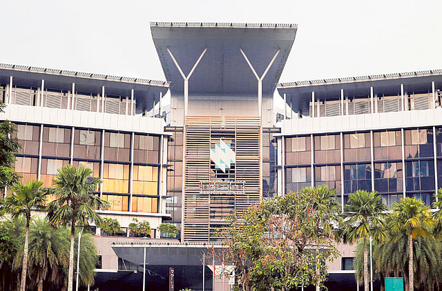 1.1366057-3499153661