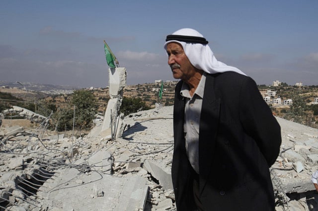 1.1373458-2828703091