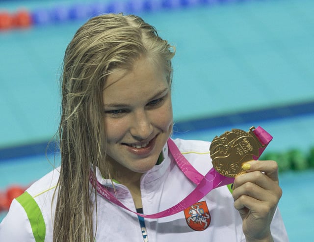 1.1373885-2210689709