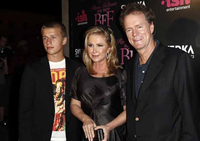 1.1376984-3820276333