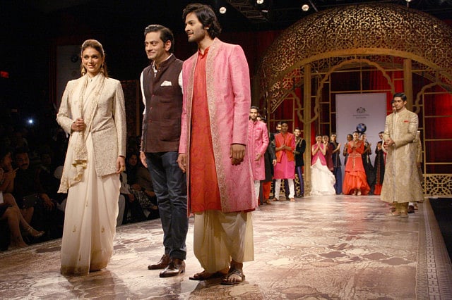 1.1369854-2593893752